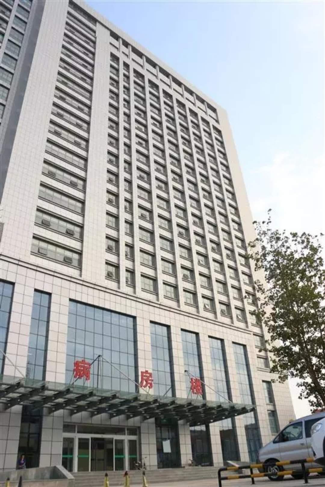 ����ҽԺ20���²���¥���ã���ͬʱ����700��סԺ��ҽ